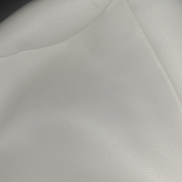 White Ruffled Bag - Picture 5 of 9